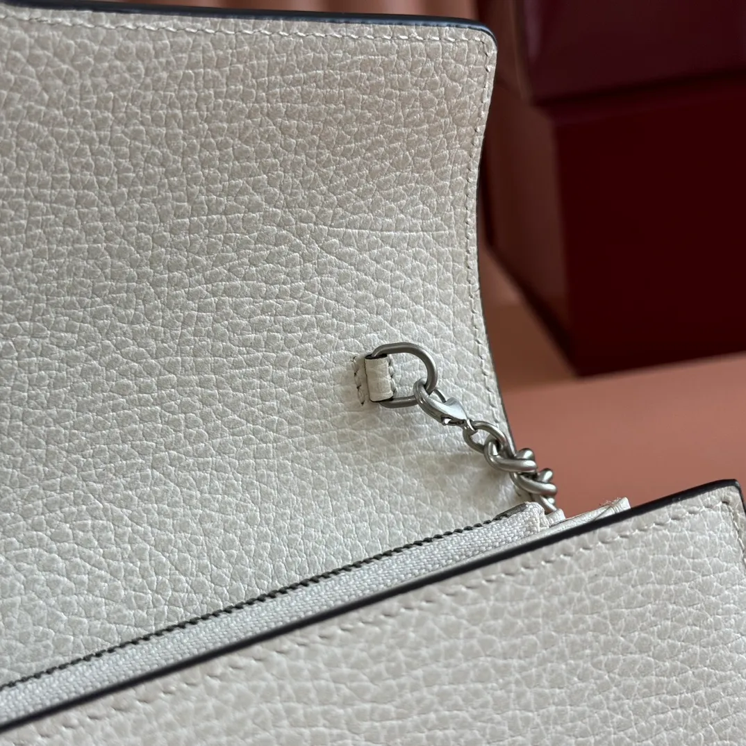 p680. 📣📣📣【Original leather🌈 Equipped with full package at the counter】🔥🔥GG Original leather, ebony double G fabric PVC with leather chain mini handbag/wallet, small bag with detachable shoulder strap, ample internal space, perfect replica of the original, 💯top-grade Italian imported cowhide👉fine workmanship ‼ ️Model: 401231, size: 20*13.5*4cm.