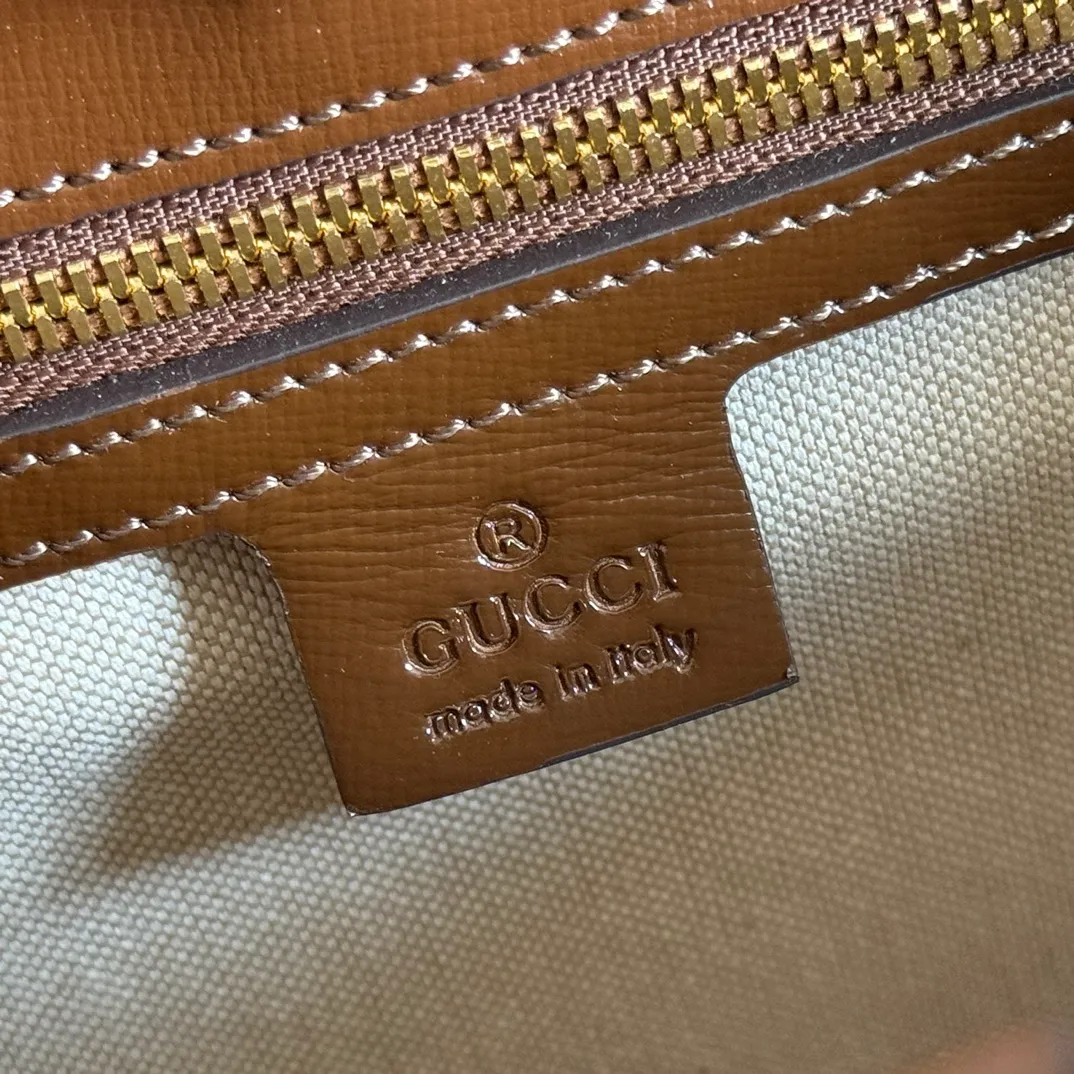 p1100. 💋💋💋[Packaging in Sanya duty-free shop gift bag] Original leather, real photo! Style No. 659983 Brown Brown🎈🎈🎈Dimensions: Width 31X Height 26.5X Side width 14.