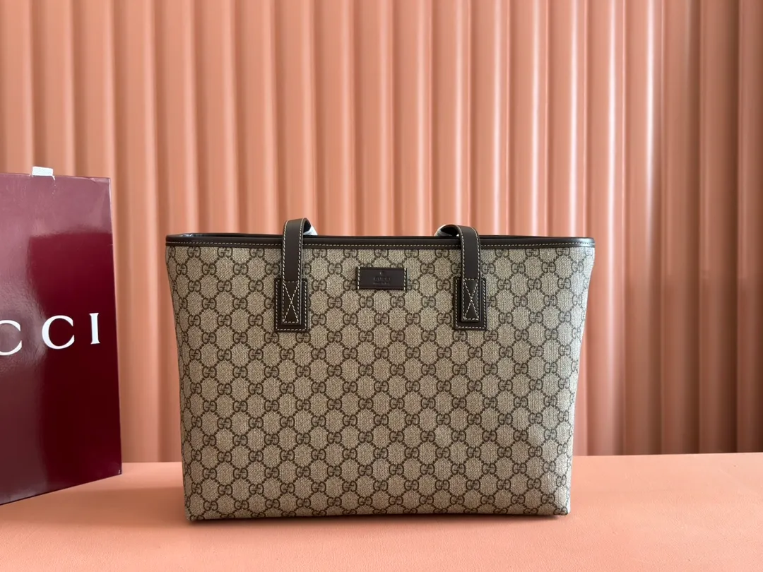 p600. 📣📣📣【gucci】‼ ️G Home👉New style. The market's top exclusive goods control, special/counter quality 💯Using imported cowhide, original hardware! Exquisite workmanship. 💯Exclusive physical photos📷👉The quality can be seen in the picture👄👄😘😘. Style number: 211137. Dimensions: width 38*height 28*side width 11. Color: brown