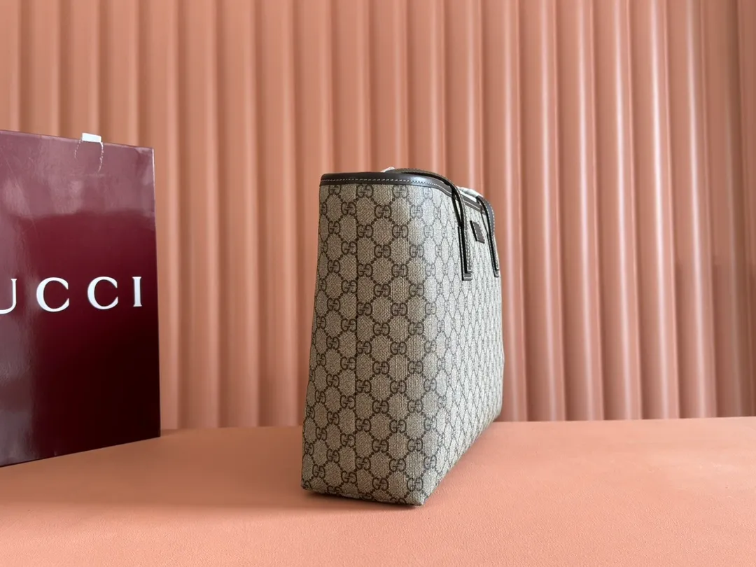 p600. 📣📣📣【gucci】‼ ️G Home👉New style. The market's top exclusive goods control, special/counter quality 💯Using imported cowhide, original hardware! Exquisite workmanship. 💯Exclusive physical photos📷👉The quality can be seen in the picture👄👄😘😘. Style number: 211137. Dimensions: width 38*height 28*side width 11. Color: brown
