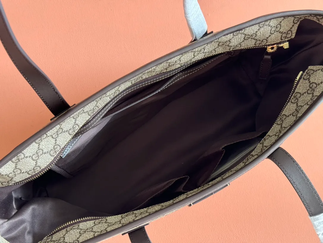 p600. 📣📣📣【gucci】‼ ️G Home👉New style. The market's top exclusive goods control, special/counter quality 💯Using imported cowhide, original hardware! Exquisite workmanship. 💯Exclusive physical photos📷👉The quality can be seen in the picture👄👄😘😘. Style number: 211137. Dimensions: width 38*height 28*side width 11. Color: brown