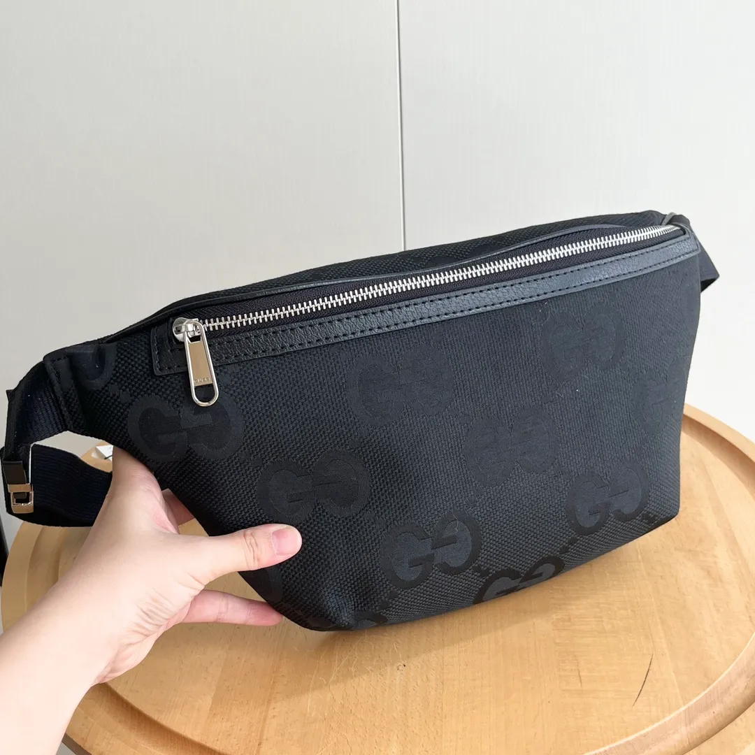 Actual shot #💰240 Style number: 696031 Black cloth upgraded version Original single cloth + webbing Size: 39X17X4cm Gucci Super Double G Jumbo series waist bag Black webbing belt adjustable length Super capacity! Very light weight~