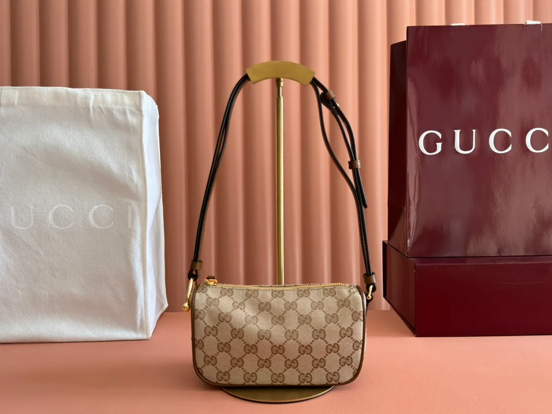 💋💋💋【New】Gucci Half Horsebit series small shoulder bag, pleated original leather is shipped, 🐍Model: 860784. Combination short video