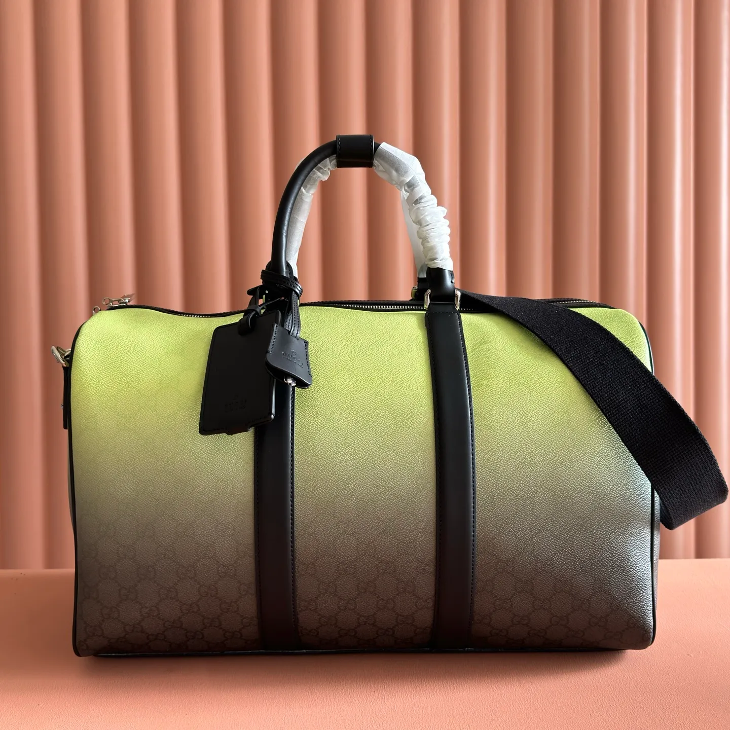 💋💋💋The new GG Chroma series medium travel bag, gradient green PVC/original leather has been shipped, model number: 835688. short video