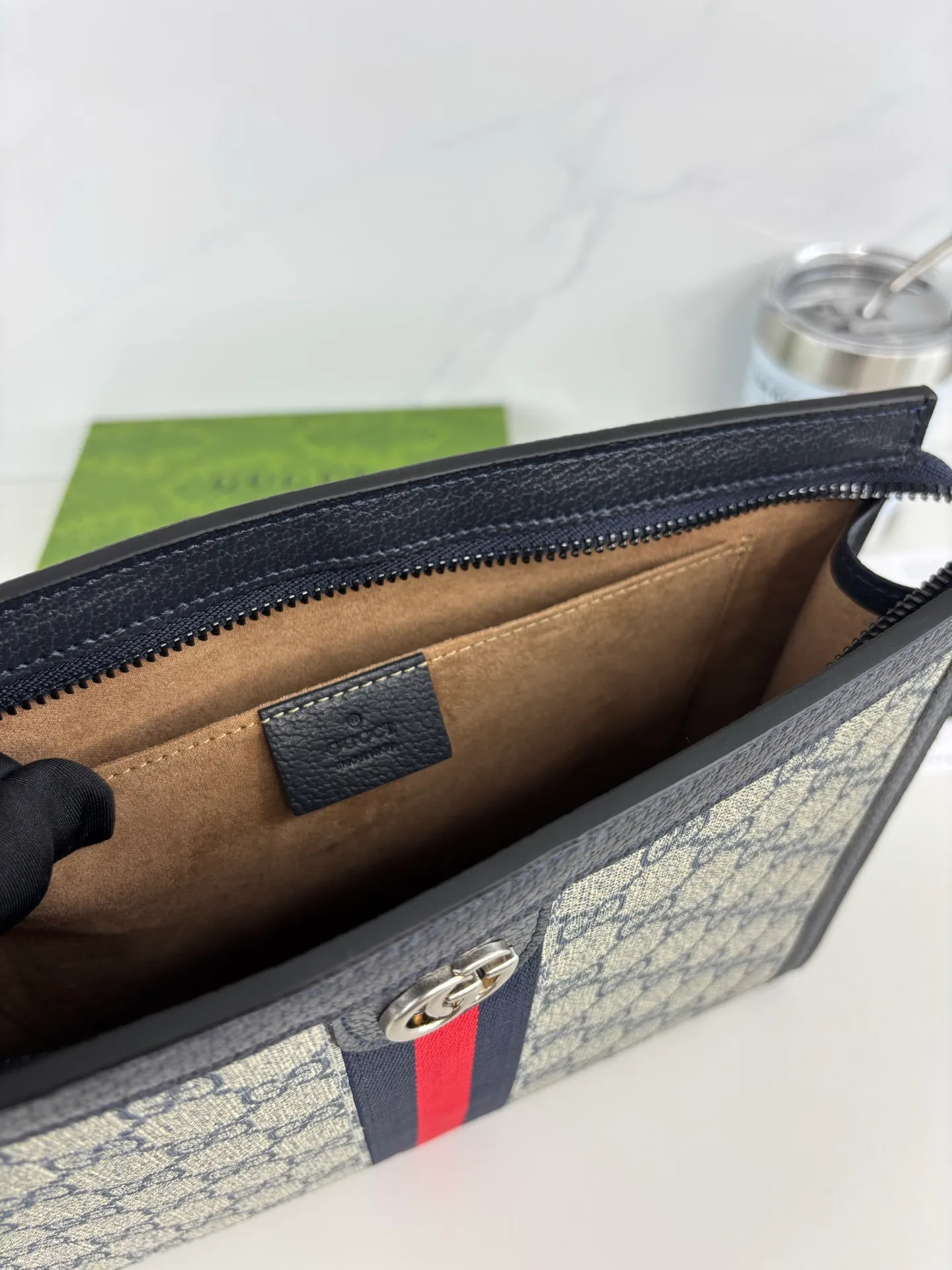 💰180 GUCCI new men’s and women’s handbags! Actual photos, Ophidia series ~ made of GG Supreme high-end man-made canvas, with iconic patterns and striped webbing, and top-notch overseas hardware, exquisitely crafted! Style number: 625549 Size: 26cm x 20.5cm x 6cm Color: blue