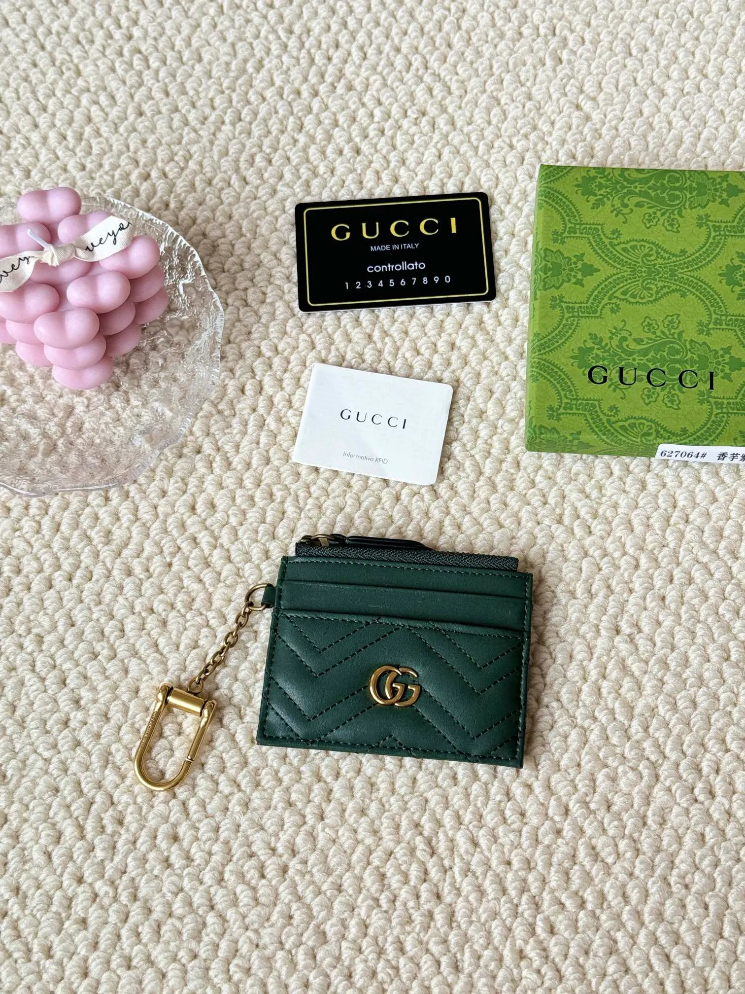 💰120 gucci card holder key🔑clasp new arrival! Actual shot of cowhide! Style number: 627064🎈🎈🎈Size: Width 10 X Height 7.5x1cm