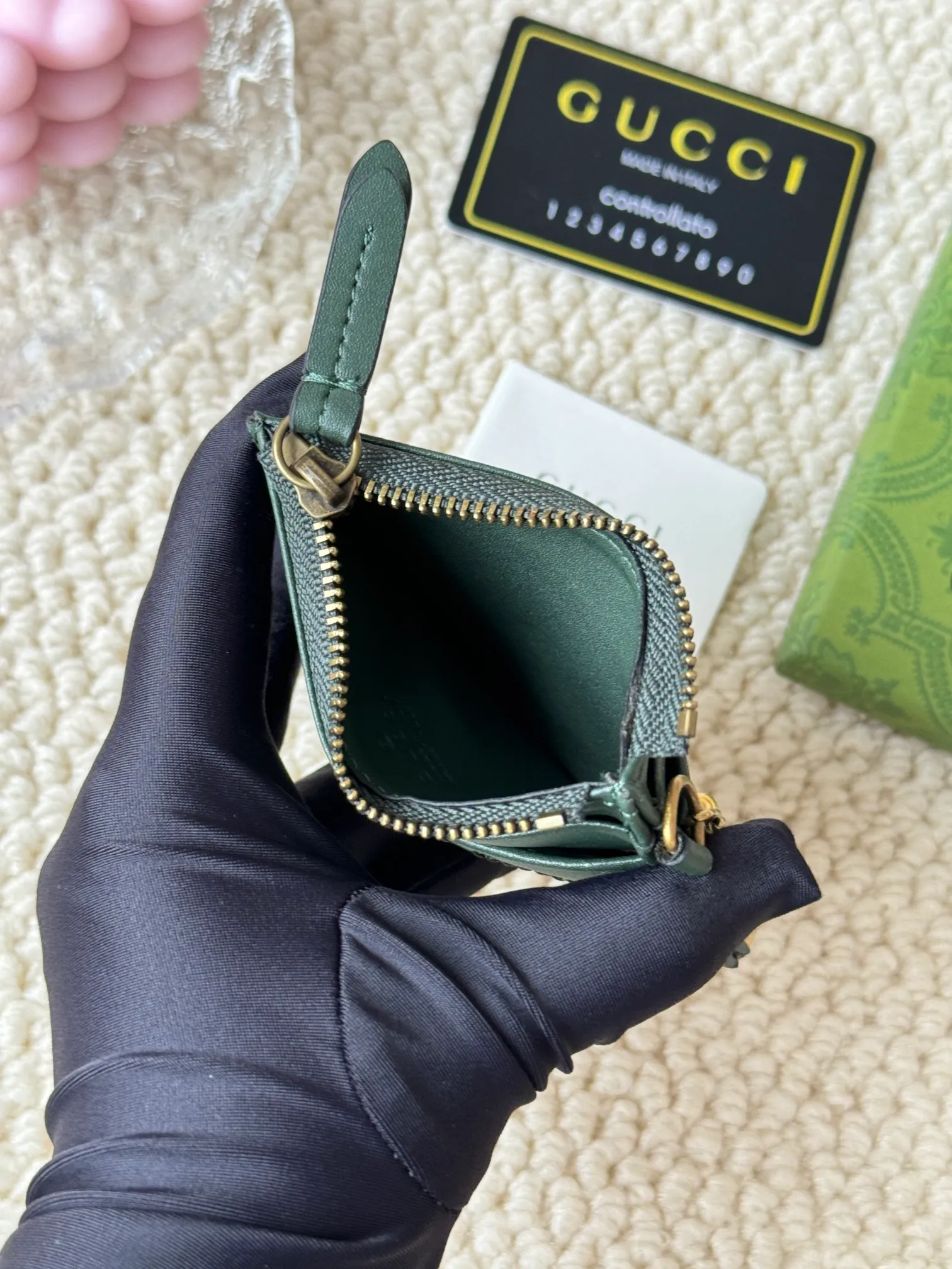 💰120 gucci card holder key🔑clasp new arrival! Actual shot of cowhide! Style number: 627064🎈🎈🎈Size: Width 10 X Height 7.5x1cm