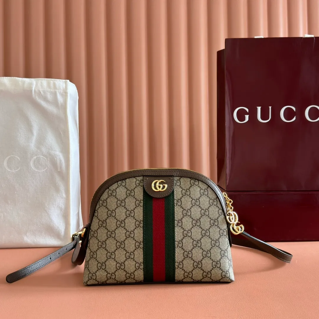 p840. 📣📣📣【Original leather with 🌈Full set of packaging at the counter】🔥🔥Ophidia series shell bag 499621#✨🔥Size: 23.5*18*8cm I believe every girl will fall in love with shell bags, and it is definitely tailor-made for you... Raw material original leather with classic red and green webbing... At first glance, you can't help but want to buy it...! High-quality restoration of details allows you to properly compare the details of authentic products... Never be a follower of market currency, only be a professional leader...! Comes with a complete set of authentic packaging. Whether it is a gift or for personal use, you can enjoy the authentic taste at a glance...!