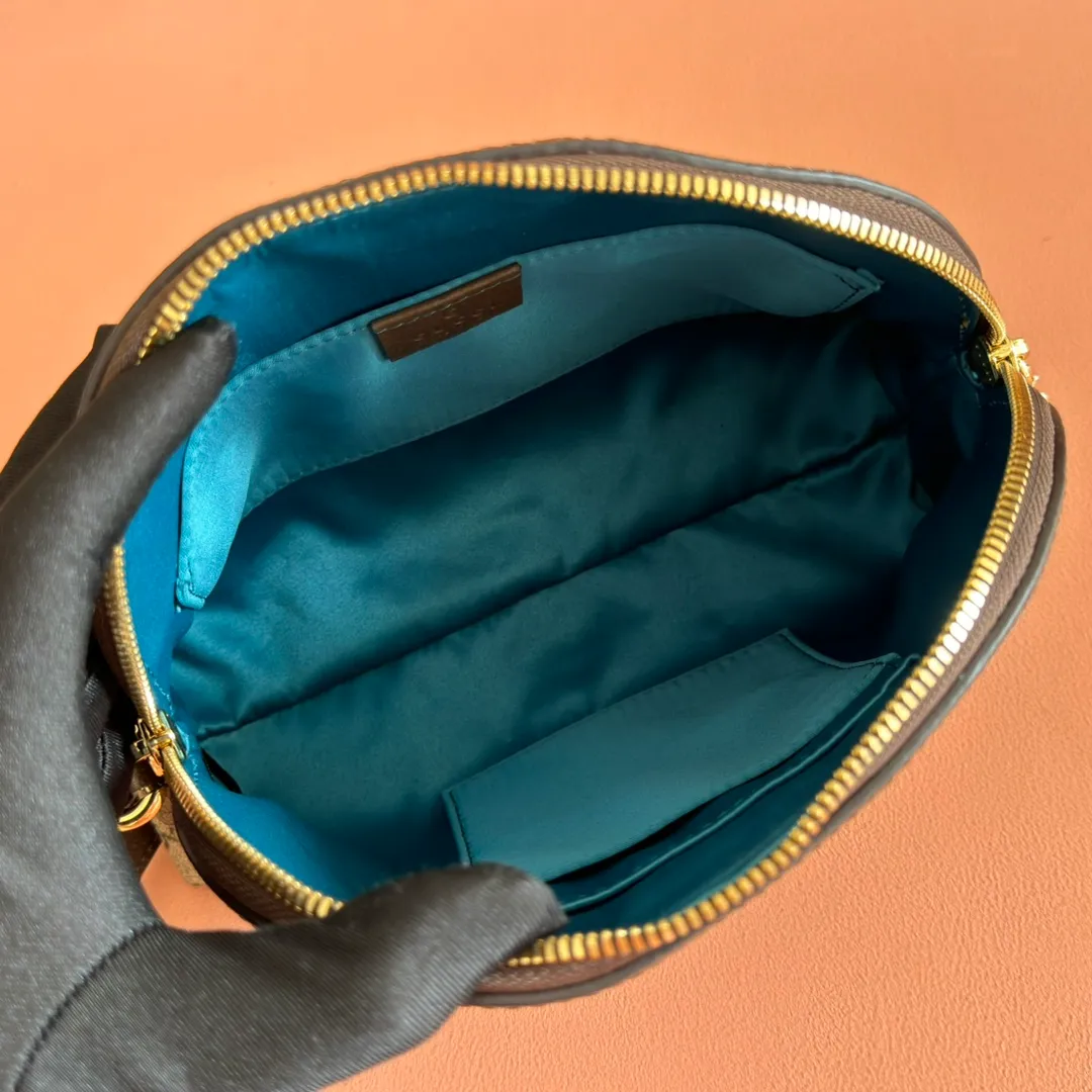 p840. 📣📣📣【Original leather with 🌈Full set of packaging at the counter】🔥🔥Ophidia series shell bag 499621#✨🔥Size: 23.5*18*8cm I believe every girl will fall in love with shell bags, and it is definitely tailor-made for you... Raw material original leather with classic red and green webbing... At first glance, you can't help but want to buy it...! High-quality restoration of details allows you to properly compare the details of authentic products... Never be a follower of market currency, only be a professional leader...! Comes with a complete set of authentic packaging. Whether it is a gift or for personal use, you can enjoy the authentic taste at a glance...!
