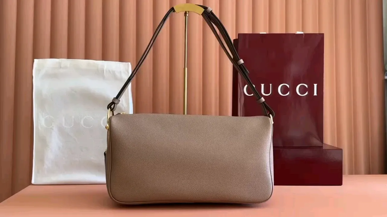 💋💋💋【New】Gucci Half Horsebit series large shoulder bag, original leather shipped, 🐍Model: 862530.