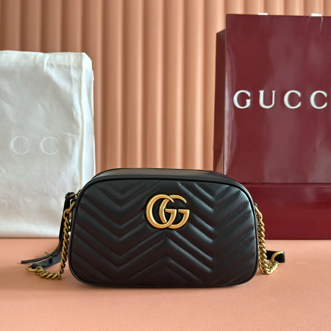 520. 📣📣📣【Original leather accessories🌈Full set of counter packaging】🔥🔥Have you received the addictive beautiful bag? GG Marmont series, 🐂The elegant and exquisite design has captured the hearts of many girls! At the same time, it is also a must-have versatile item for global experts! Super awesome! Model: 447632. Size: 24*12*7cm.