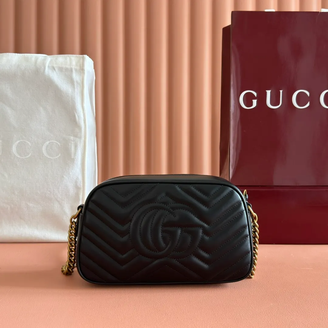 520. 📣📣📣【Original leather accessories🌈Full set of counter packaging】🔥🔥Have you received the addictive beautiful bag? GG Marmont series, 🐂The elegant and exquisite design has captured the hearts of many girls! At the same time, it is also a must-have versatile item for global experts! Super awesome! Model: 447632. Size: 24*12*7cm.