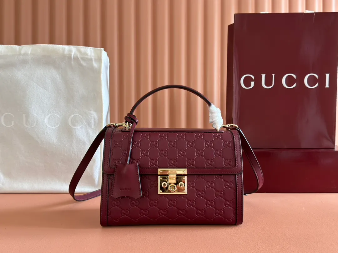 💋💋💋【New】GG Padlock series medium handbag, four-color embossed/original leather is shipped, 🐍Model: 838998. Combination short video