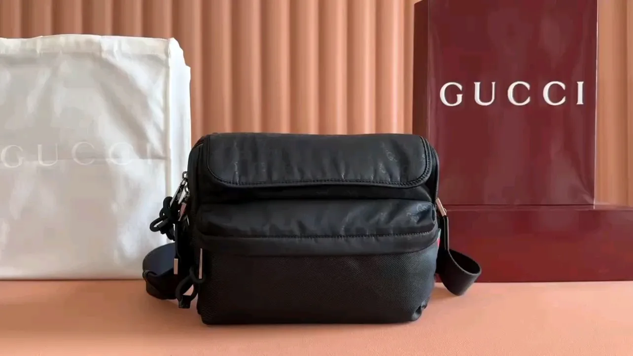 💋💋💋New product GG nylon medium crossbody bag, black nylon cloth/shipped from the original factory! 🐴Model: 816820. short video