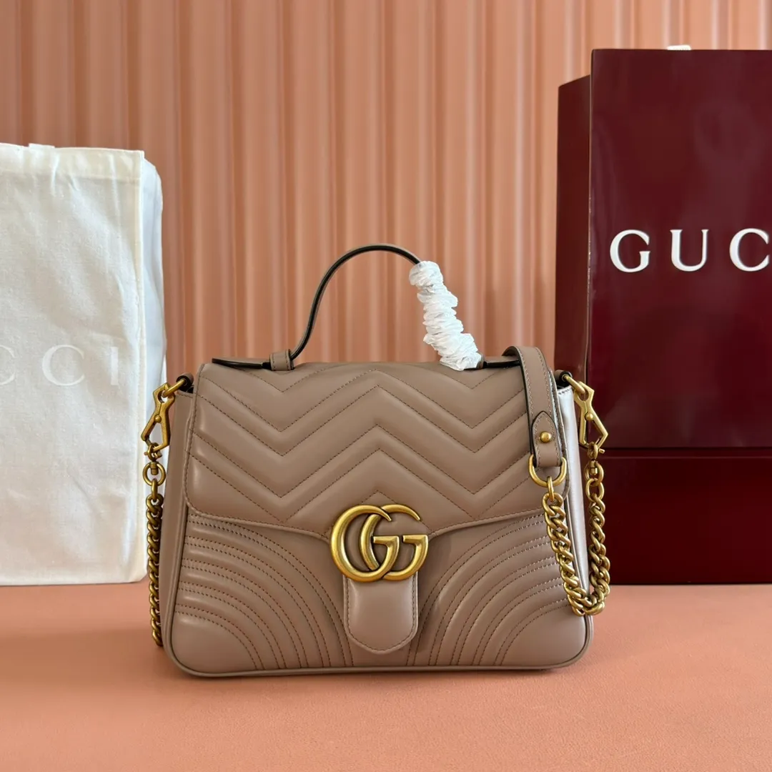 p1500. 📣📣📣【Original leather accessories🌈Full set of counter packaging】🔥🔥 ‼ ‼ "Marmont Italian Original Leather"‼ ‼ Have you picked up the addictive Gucci bags? The elegant and exquisite design of the GG Marmont series has captured the hearts of many girls! At the same time, it is also a must-have versatile item for global experts! Super awesome! Model: 498110. Size: 27*19*10.5, color: milk tea