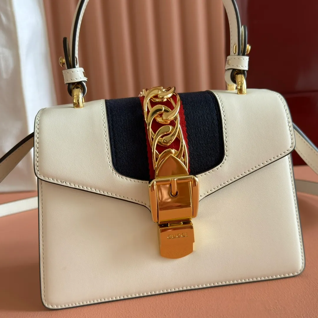 p1260. 💋💋💋【Original leather and complete packaging】G family👉New style. The market's top exclusive goods control, special/counter quality 💯Using imported cowhide, original hardware! Exquisite workmanship. 💯Exclusive physical photos📷👉The quality can be seen in the picture👄👄😘😘. Style number: 470270. Dimensions: width 20*height 14*side width 8.