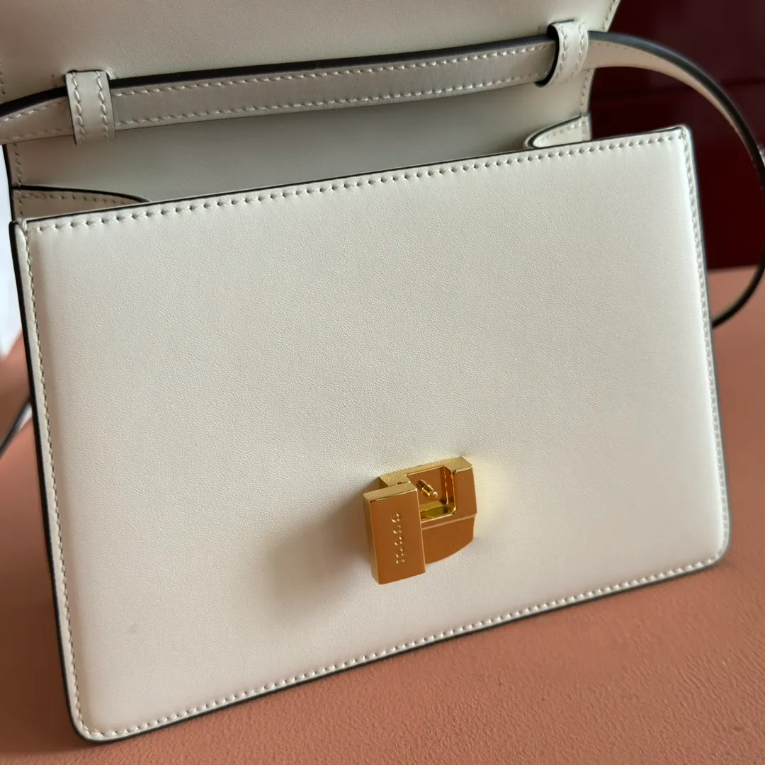 p1260. 💋💋💋【Original leather and complete packaging】G family👉New style. The market's top exclusive goods control, special/counter quality 💯Using imported cowhide, original hardware! Exquisite workmanship. 💯Exclusive physical photos📷👉The quality can be seen in the picture👄👄😘😘. Style number: 470270. Dimensions: width 20*height 14*side width 8.