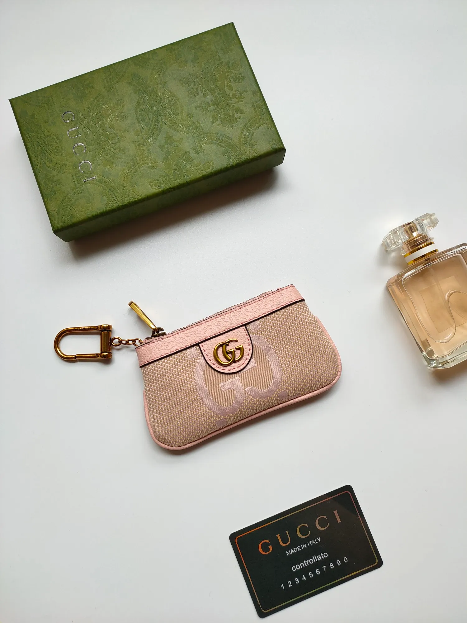 💰130💰New small coin purse~The lipstick bag is made of Gucci's new large-character fabric, with exquisite original factory bronze double G hardware and flexible and unique hook buckles. It is small and exquisite, but has great effect. Model: 671722, size: 12.5x7x1.5cm
