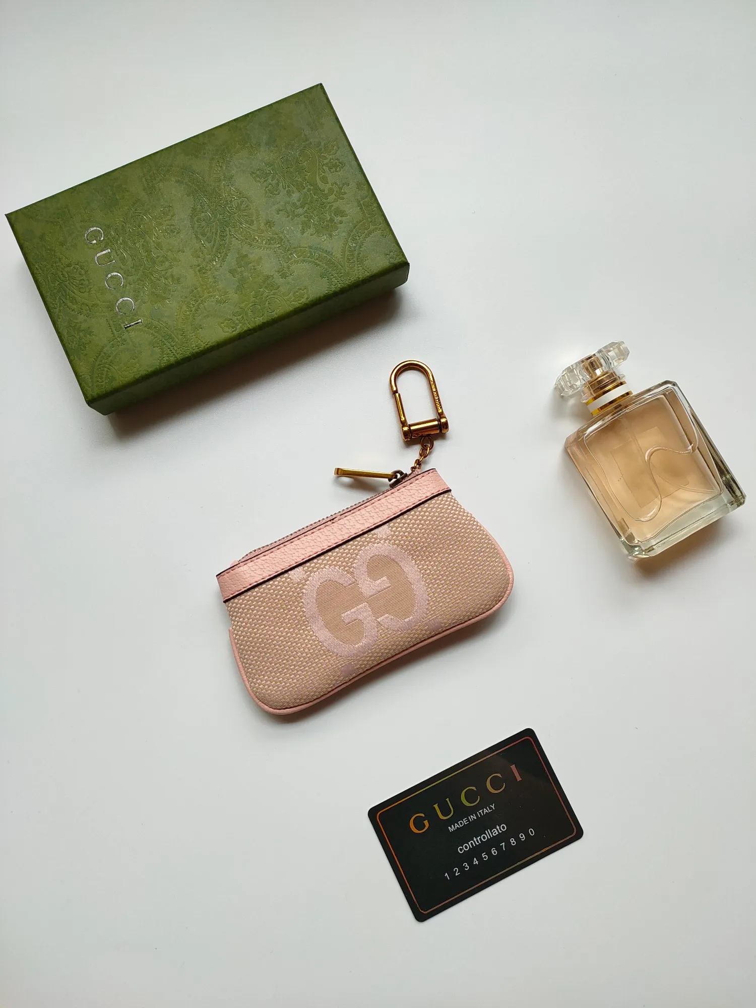 💰130💰New small coin purse~The lipstick bag is made of Gucci's new large-character fabric, with exquisite original factory bronze double G hardware and flexible and unique hook buckles. It is small and exquisite, but has great effect. Model: 671722, size: 12.5x7x1.5cm