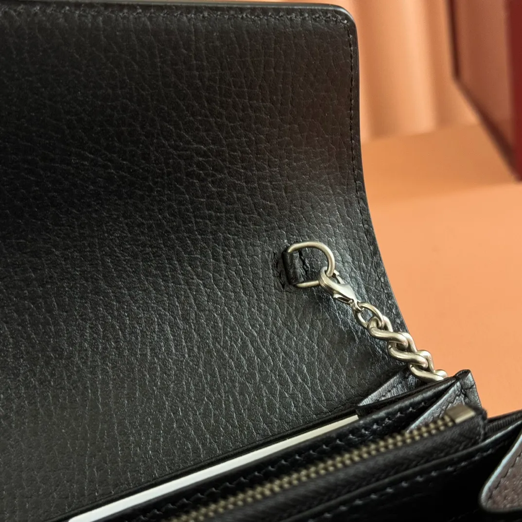p680. 📣📣📣【Original leather🌈 Equipped with full package at the counter】🔥🔥GG Original leather, ebony double G fabric PVC with leather chain mini handbag/wallet, small bag with detachable shoulder strap, ample internal space, perfect replica of the original, 💯top-grade Italian imported cowhide👉fine workmanship ‼ ️Model: 401231, size: 20*13.5*4cm.
