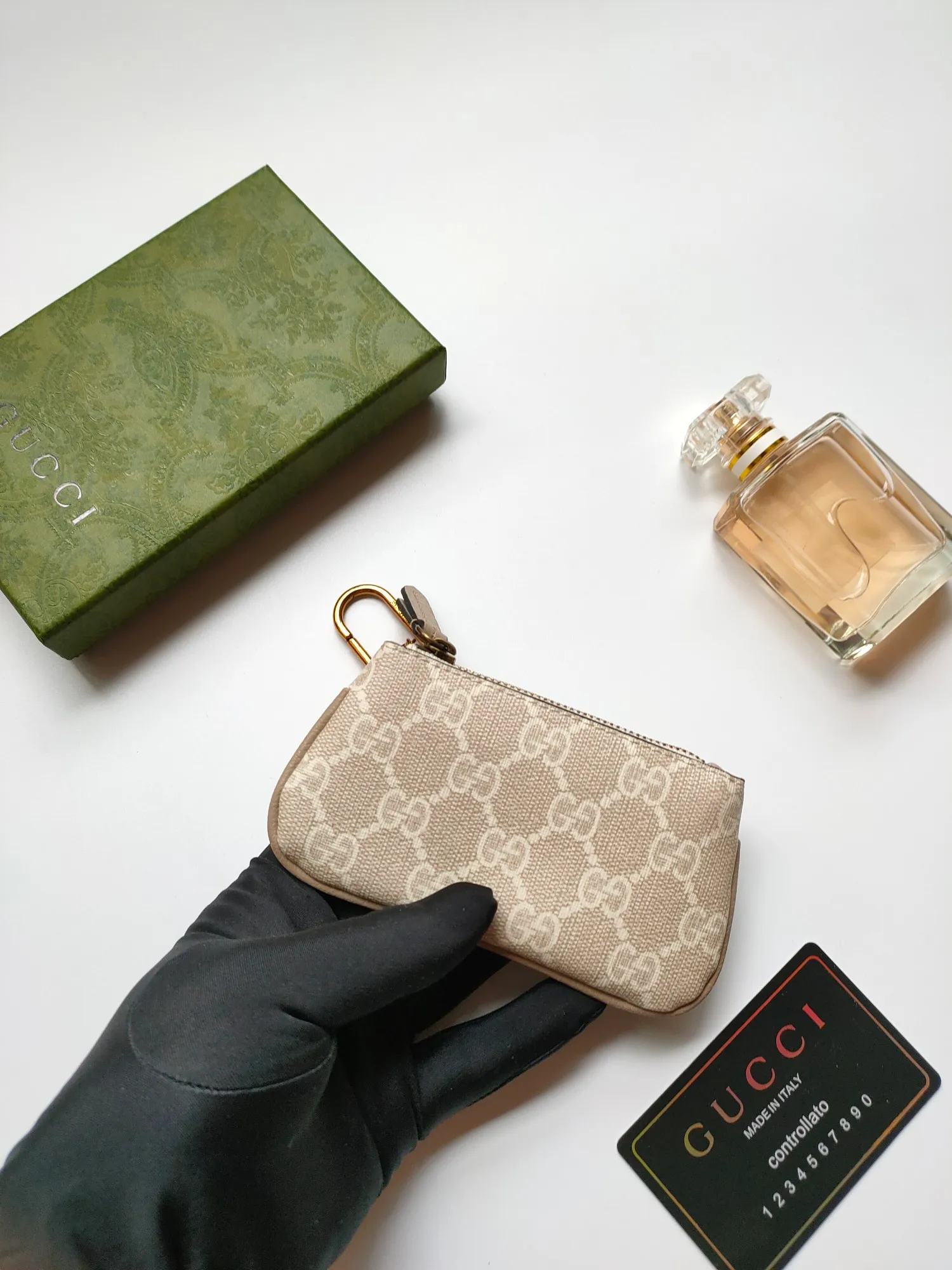 💰130💰 Brand new small coin purse~The lipstick bag is made of Gucci special canvas PVC, with exquisite original factory bronze double G hardware and flexible and unique hook buckles. It is small and exquisite, but has great effect. Model: 671722, size: 12.5x7x1.5cm