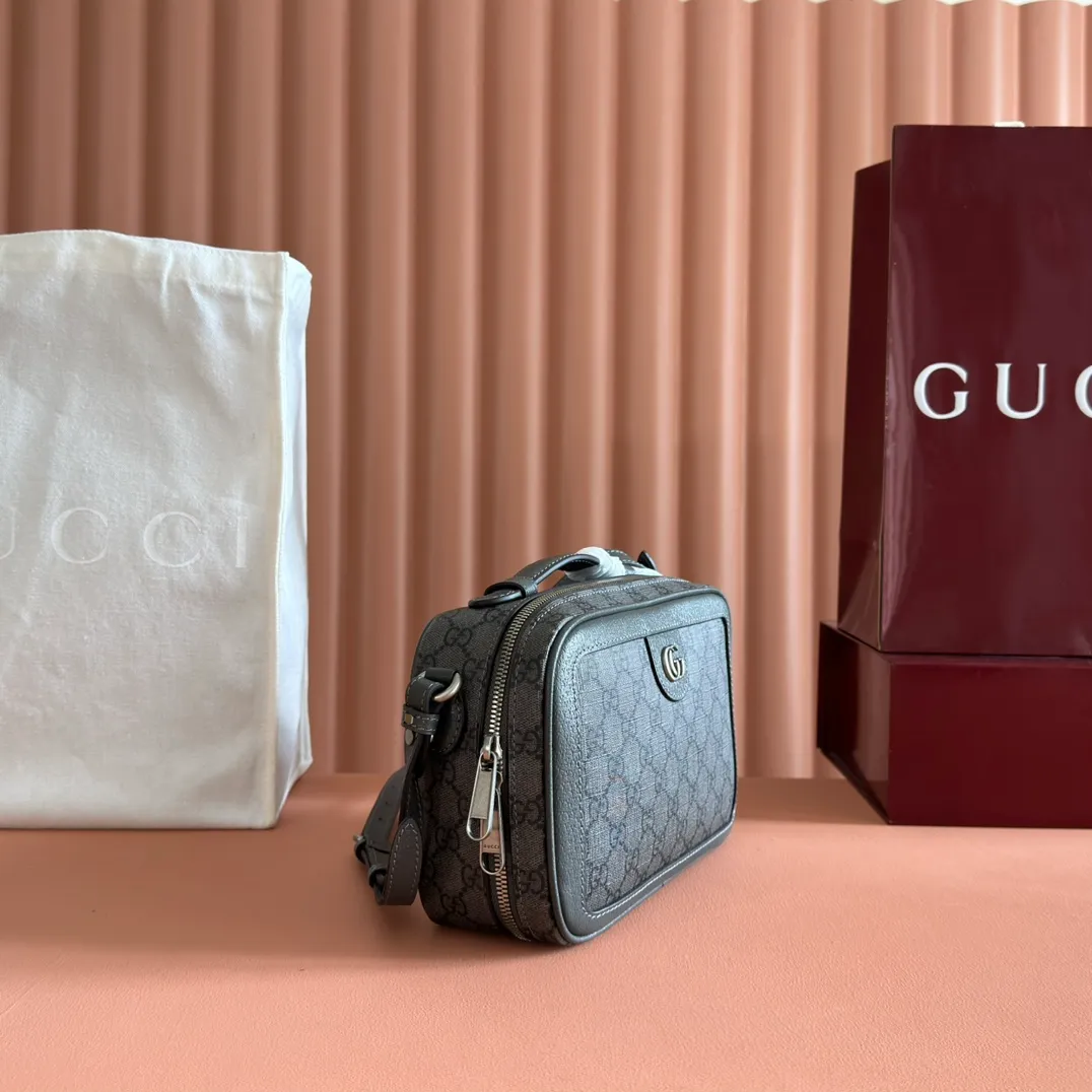 p1000. 📣📣📣【Original leather accessories🌈 Equipped with full counter packaging】🔥🔥 Ophidia series small shoulder bag. The Ophidia series remains the brand’s favorite. New styles are introduced every season, creating versatile travel accessories suitable for any destination. As the main design element, the Double G has been deeply integrated into the entire design, and its ingenuity is displayed on this shoulder bag, which complements the classic gray and brown GG Supreme canvas. Gray and brown GG Supreme canvas. Brown leather trim. Gold tone. Cotton and linen lining. Double G. Interior: 1 open pocket, handle (3 cm high), adjustable shoulder strap (54 cm high), zip closure. Model: 739392. Dimensions: 24(width) x 16(h) x 7cm(d) Color: grey/pvc. Made in Italy Weight: Approx. 0.518 kg