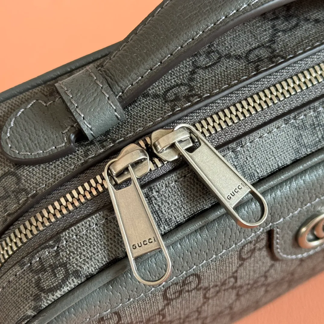 p1000. 📣📣📣【Original leather accessories🌈 Equipped with full counter packaging】🔥🔥 Ophidia series small shoulder bag. The Ophidia series remains the brand’s favorite. New styles are introduced every season, creating versatile travel accessories suitable for any destination. As the main design element, the Double G has been deeply integrated into the entire design, and its ingenuity is displayed on this shoulder bag, which complements the classic gray and brown GG Supreme canvas. Gray and brown GG Supreme canvas. Brown leather trim. Gold tone. Cotton and linen lining. Double G. Interior: 1 open pocket, handle (3 cm high), adjustable shoulder strap (54 cm high), zip closure. Model: 739392. Dimensions: 24(width) x 16(h) x 7cm(d) Color: grey/pvc. Made in Italy Weight: Approx. 0.518 kg
