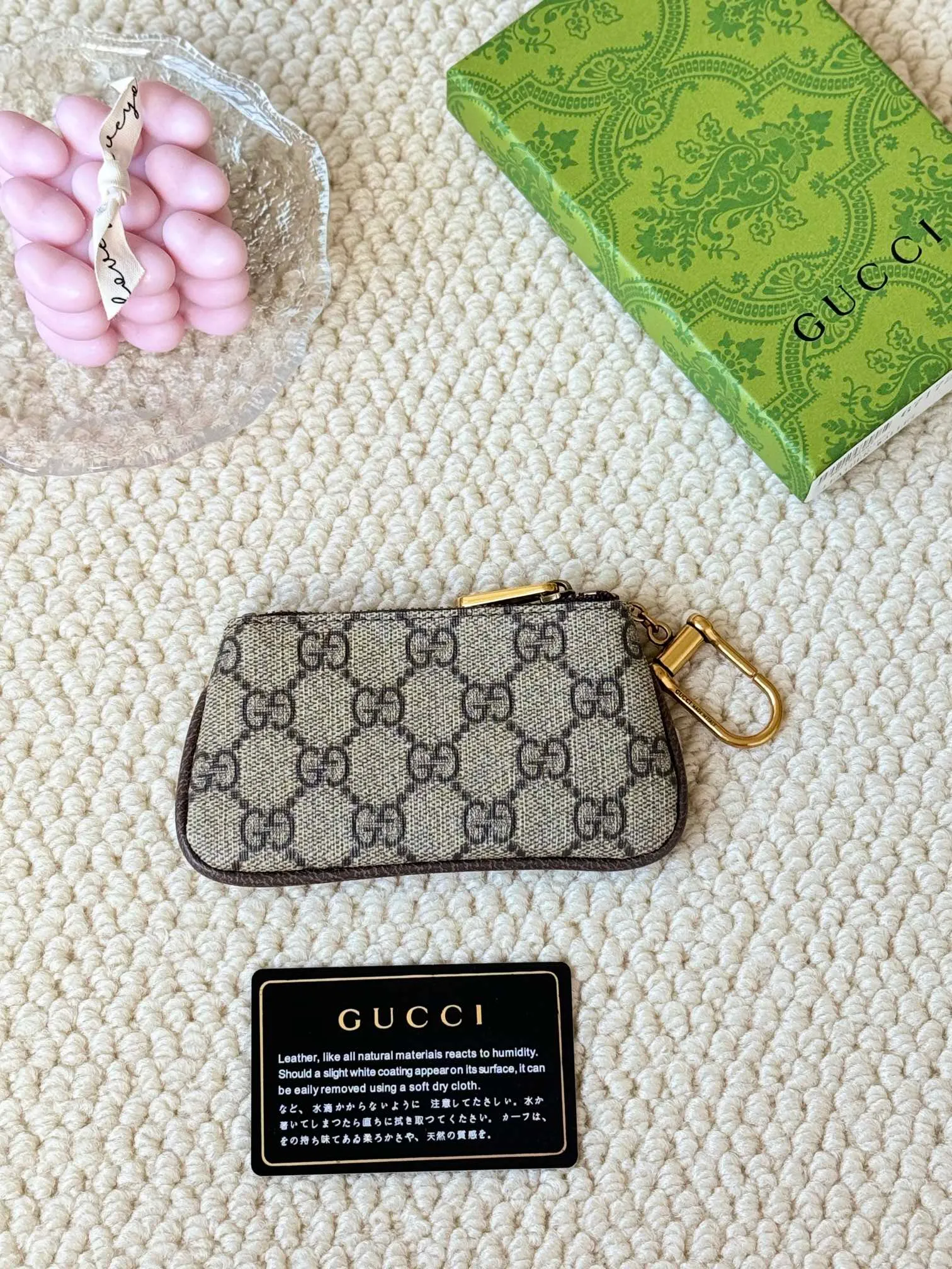 💰140 gucci new small coin purse ~ lipstick bag! Cowhide + PVC with exquisite original factory hardware! Flexible and unique hook buckle, small and exquisite, with great effect. Model: 671722, size: 12x7.5x1.5cm.