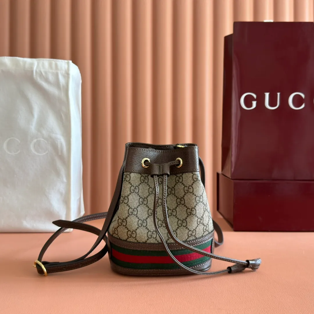 p800. 📣📣📣[Original leather with 🌈full counter packaging]🔥🔥GUCCI is immersed in retro sentiments. A member of the Ophidia family---Mini bucket bag. The shape is reminiscent of retro design~GG high-grade artificial canvas material~embellished with red and green webbing and other brand's most distinctive classic elements~reflecting a tribute to the brand's equestrian roots~~ Model~550620Size~W18.5×H15xD9cm
