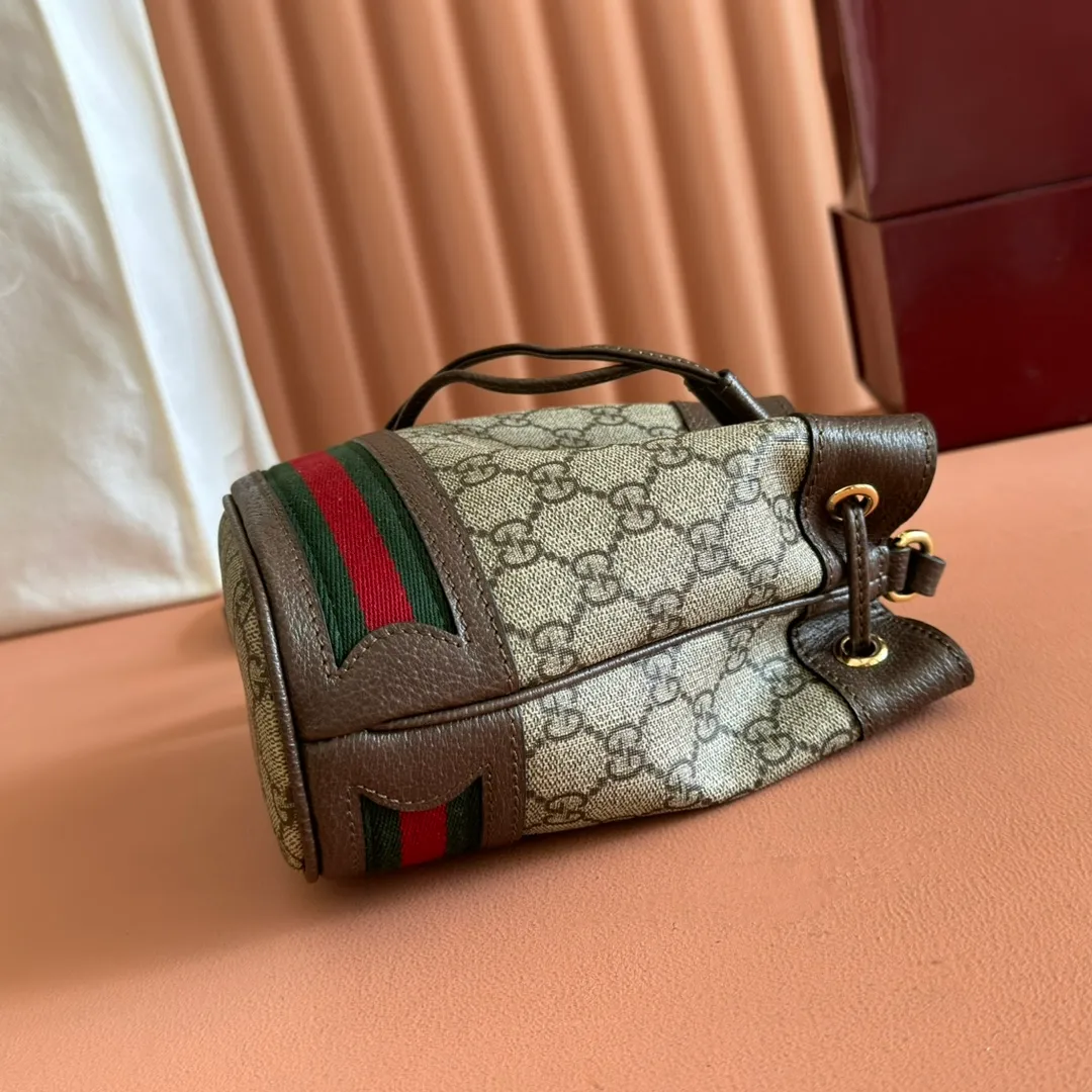 p800. 📣📣📣[Original leather with 🌈full counter packaging]🔥🔥GUCCI is immersed in retro sentiments. A member of the Ophidia family---Mini bucket bag. The shape is reminiscent of retro design~GG high-grade artificial canvas material~embellished with red and green webbing and other brand's most distinctive classic elements~reflecting a tribute to the brand's equestrian roots~~ Model~550620Size~W18.5×H15xD9cm