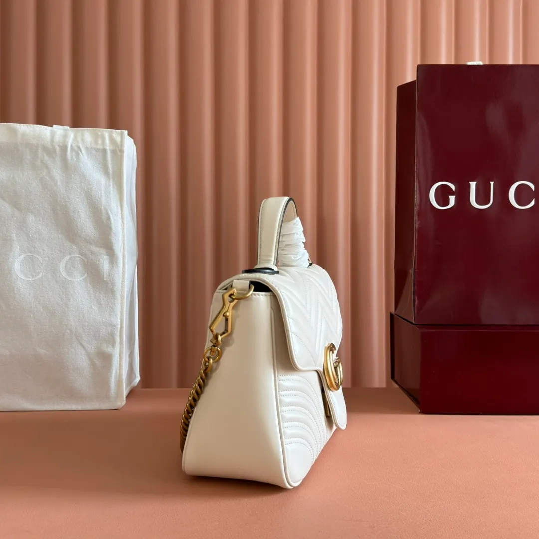 p1500. 📣📣📣【Original leather accessories🌈Full set of counter packaging】🔥🔥 ‼ ‼ "Marmont Italian Original Leather"‼ ‼ Have you picked up the addictive Gucci bags? The elegant and exquisite design of the GG Marmont series has captured the hearts of many girls! At the same time, it is also a must-have versatile item for global experts! Super awesome! Model: 498110. Size: 27*19*10.5, color: white
