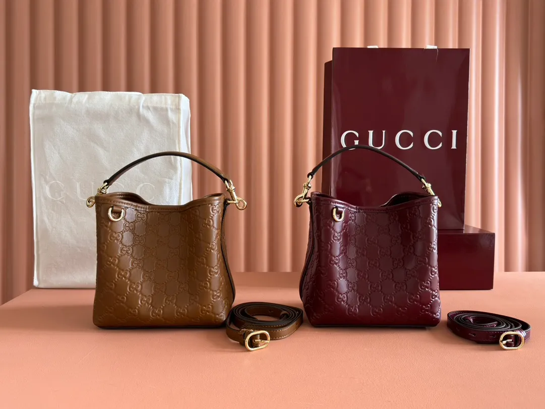 💋💋💋【New Product】👉 GG Emblem series shoulder bag, brown, ankara red/embossed original leather has been shipped, 🐴Model: 815118. Combination short video