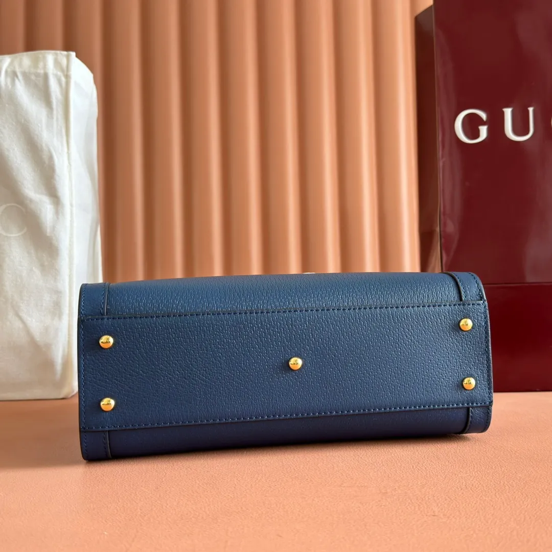 p1580. 📣📣📣【Original leather accessories🌈Full set of counter packaging】🔥🔥Small tote bag combines two recognizable brand elements, bamboo handles and double G accessories. "The blue leather material contrasts with the two khaki buckles, highlighting the smart and elegant temperament. Size: 27*24*11cm Model: 702721.