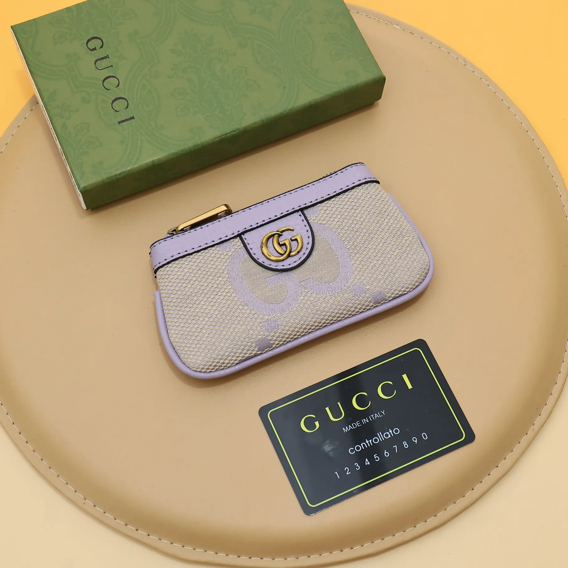 ￥140 GUCCI’s new small coin purse ~ lipstick bag🧃🧃 is made of imported calfskin with embroidered wavy pattern, 🧃🧃 matched with exquisite original factory bronze double G hardware 🧃🧃, flexible and unique hook buckle, small and exquisite, great effect, model: 671722, size: 12.5x7x1.5cm Color: purple cloth/purple U