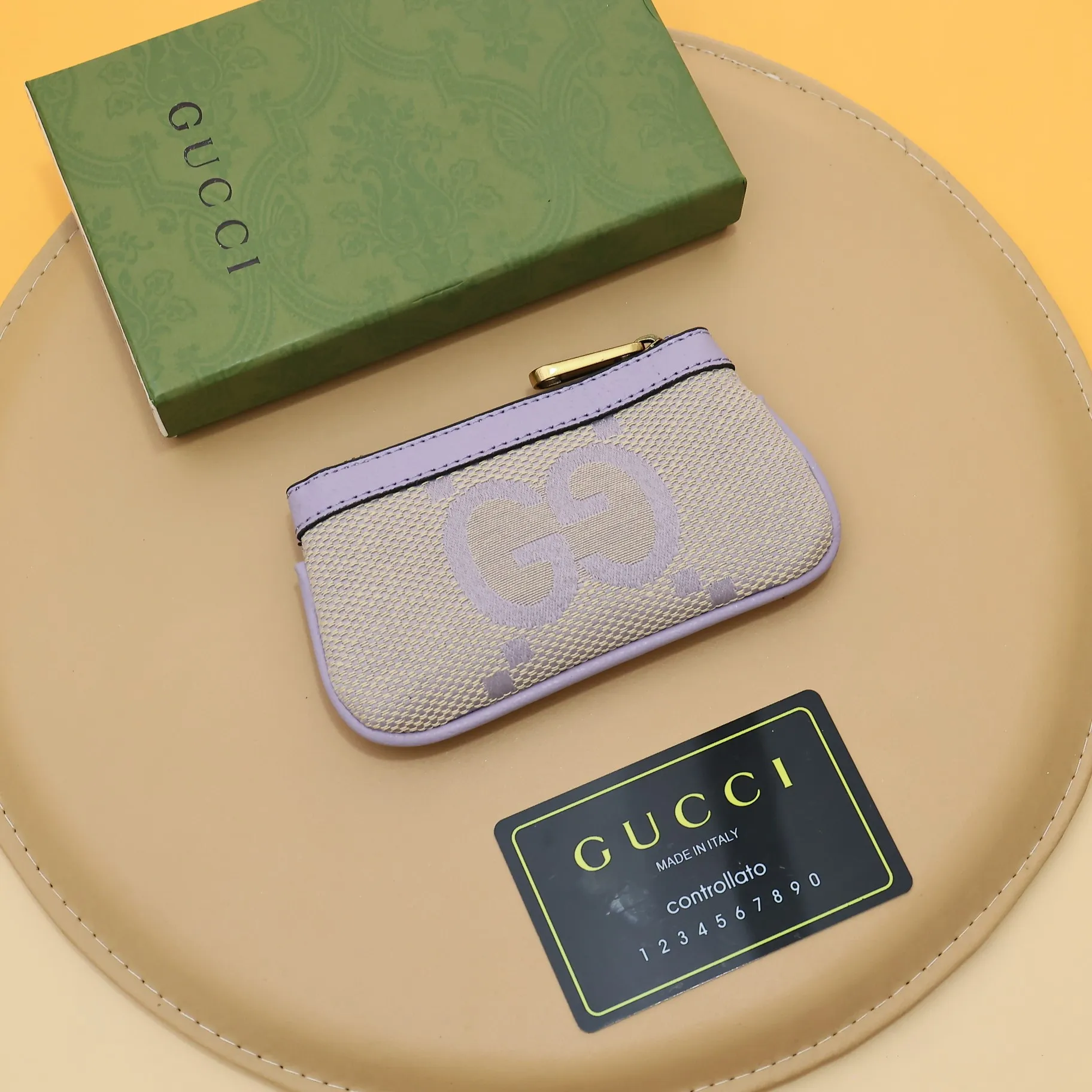 ￥140 GUCCI’s new small coin purse ~ lipstick bag🧃🧃 is made of imported calfskin with embroidered wavy pattern, 🧃🧃 matched with exquisite original factory bronze double G hardware 🧃🧃, flexible and unique hook buckle, small and exquisite, great effect, model: 671722, size: 12.5x7x1.5cm Color: purple cloth/purple U