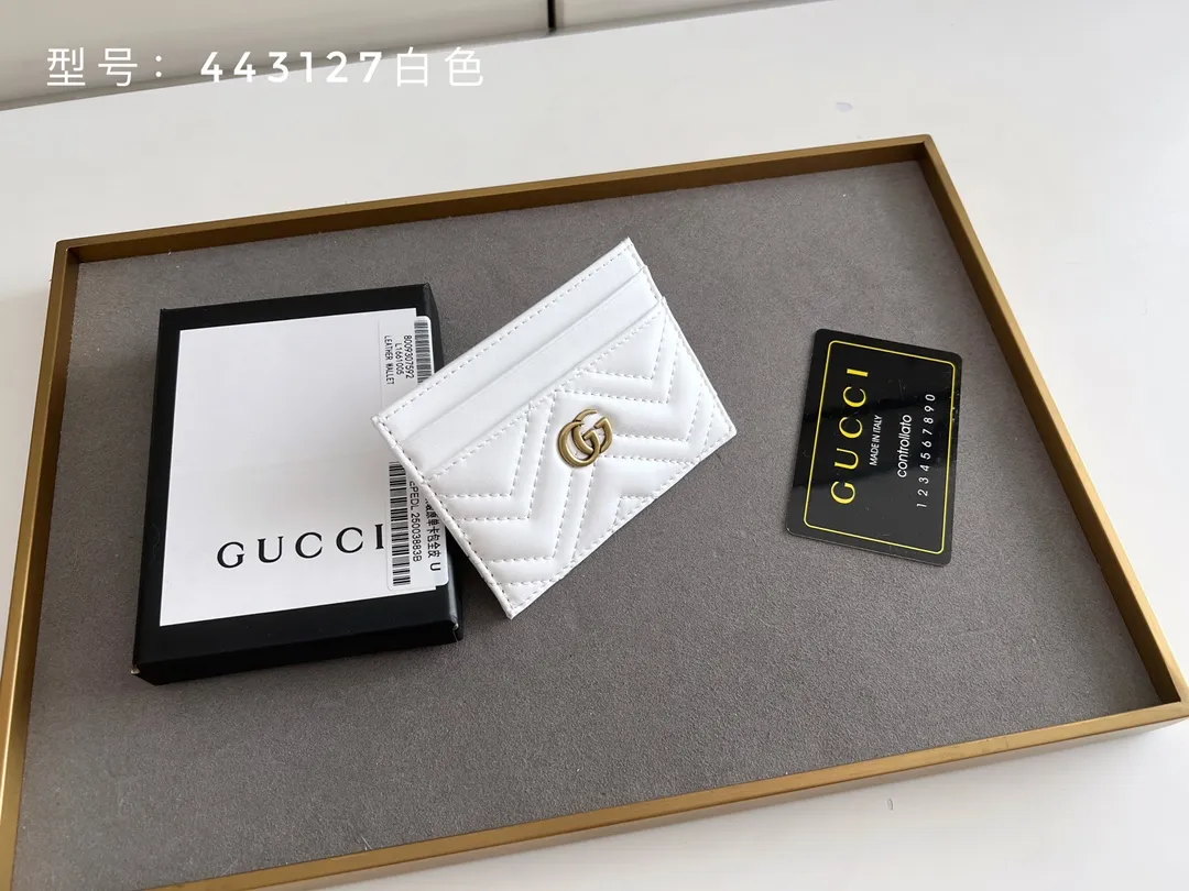 💰100 top original 💎 Full card bag # GUCCI new women's card bag. GG Marmont card holder. Made of calfskin, quilted humanoid pattern and crafted with top-grade overseas hardware. GG Marmont card holder! Style number: 443127 full leather size: 10x7cm
