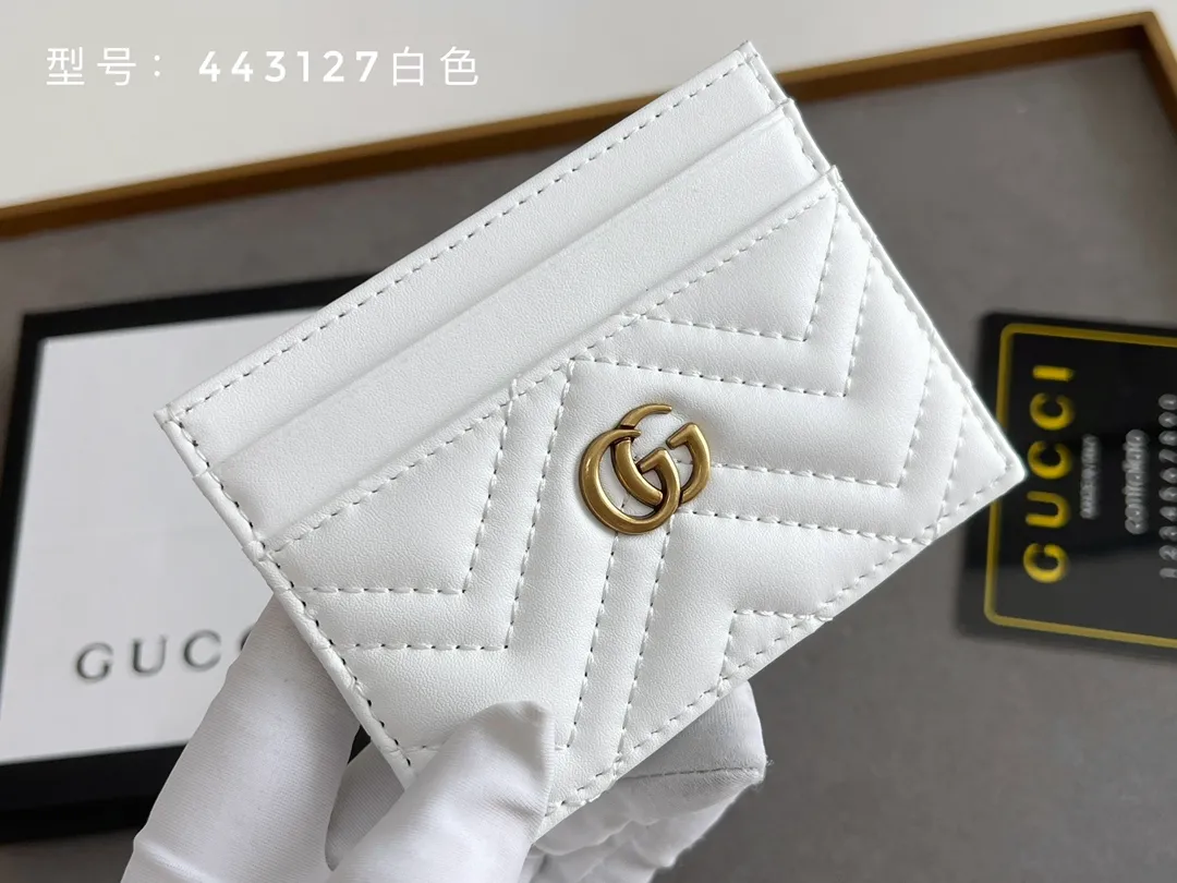 💰100 top original 💎 Full card bag # GUCCI new women's card bag. GG Marmont card holder. Made of calfskin, quilted humanoid pattern and crafted with top-grade overseas hardware. GG Marmont card holder! Style number: 443127 full leather size: 10x7cm