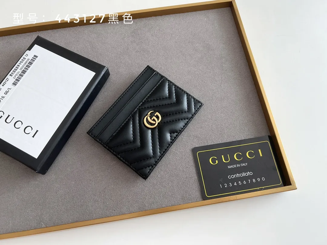 💰100 top original 💎 Full card bag # GUCCI new women's card bag. GG Marmont card holder. Made of calfskin, quilted humanoid pattern and crafted with top-grade overseas hardware. GG Marmont card holder! Style number: 443127 full leather size: 10x7cm