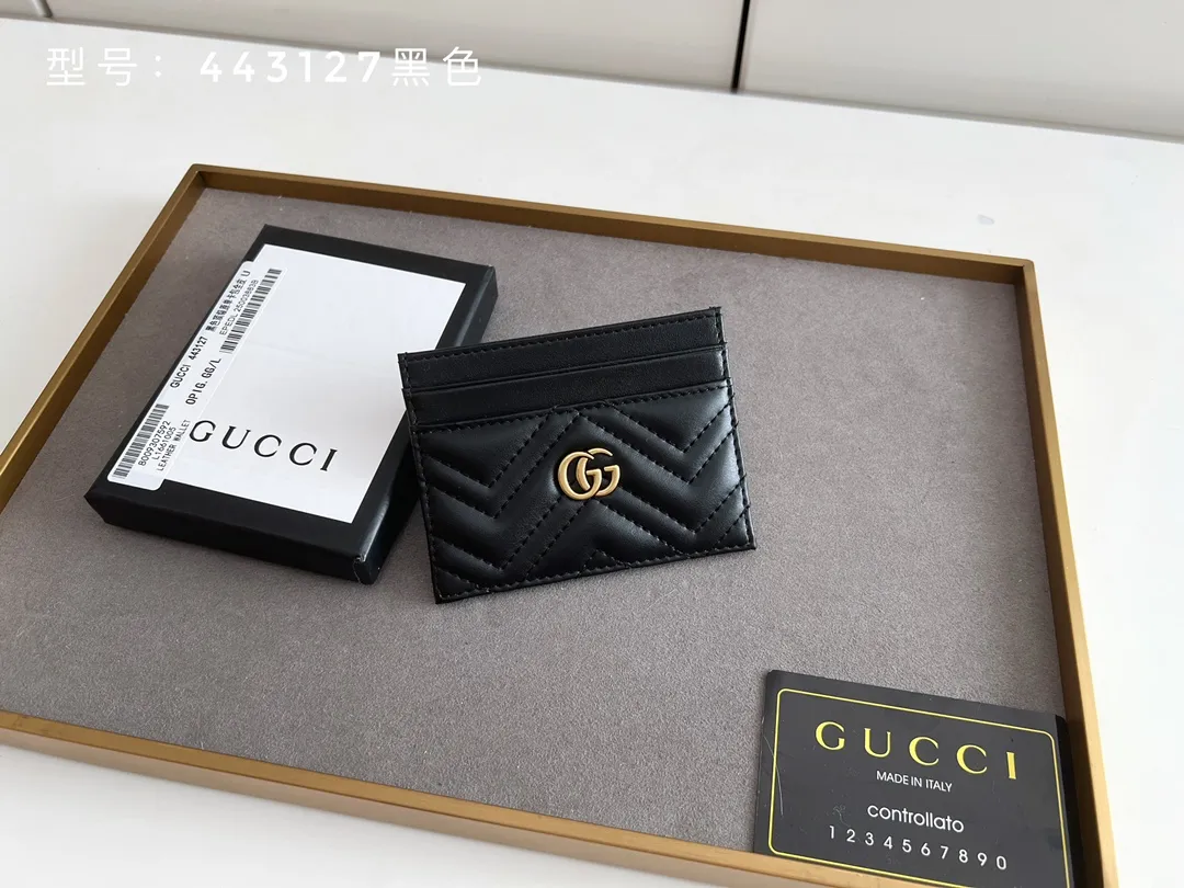 💰100 top original 💎 Full card bag # GUCCI new women's card bag. GG Marmont card holder. Made of calfskin, quilted humanoid pattern and crafted with top-grade overseas hardware. GG Marmont card holder! Style number: 443127 full leather size: 10x7cm