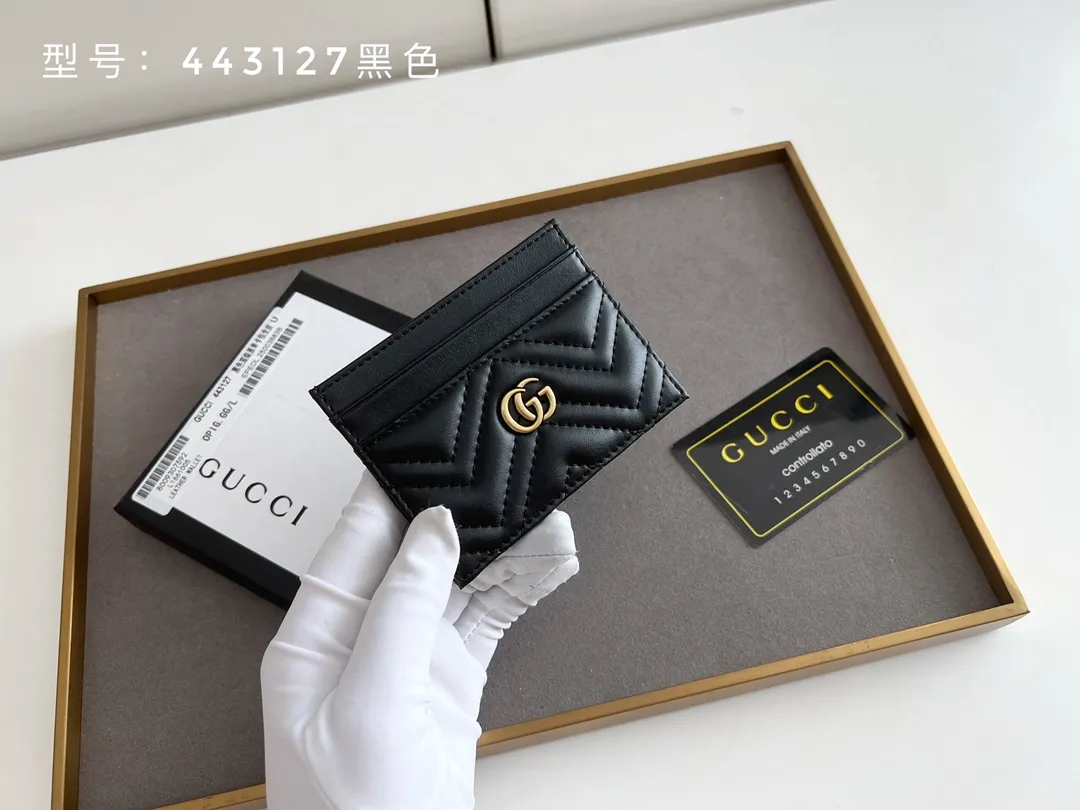 💰100 top original 💎 Full card bag # GUCCI new women's card bag. GG Marmont card holder. Made of calfskin, quilted humanoid pattern and crafted with top-grade overseas hardware. GG Marmont card holder! Style number: 443127 full leather size: 10x7cm