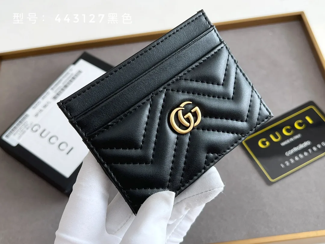 💰100 top original 💎 Full card bag # GUCCI new women's card bag. GG Marmont card holder. Made of calfskin, quilted humanoid pattern and crafted with top-grade overseas hardware. GG Marmont card holder! Style number: 443127 full leather size: 10x7cm