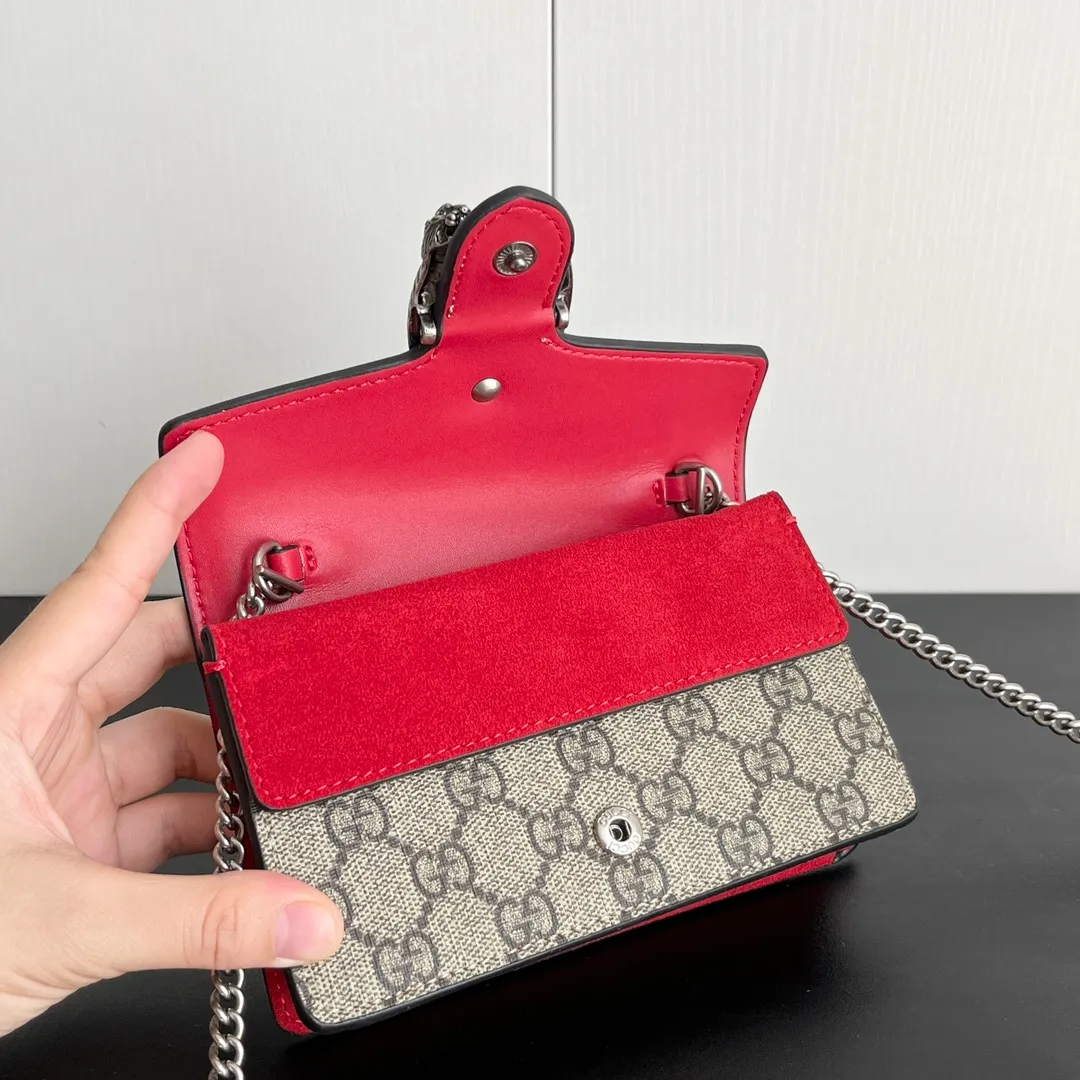 Actual shot #💰260 with box Model: 476432 Red Size: 16.5x10x4.5cm 𝙂𝙪𝙘𝙘𝙞 𝘿𝙞𝙤𝙣𝙮𝙨𝙪𝙨 𝙈𝙞𝙣𝙞 16.5 Xiaogujia’s entry-level small bag is recommended. It’s not worth mentioning. It’s a classic model that can be said to be the symbol of Xiaogujia. The classic mini Dionysian buckle is paired with calfskin. This bag has a very high appearance rate. It is simply a tool for daily wear and is very popular on the street❗️