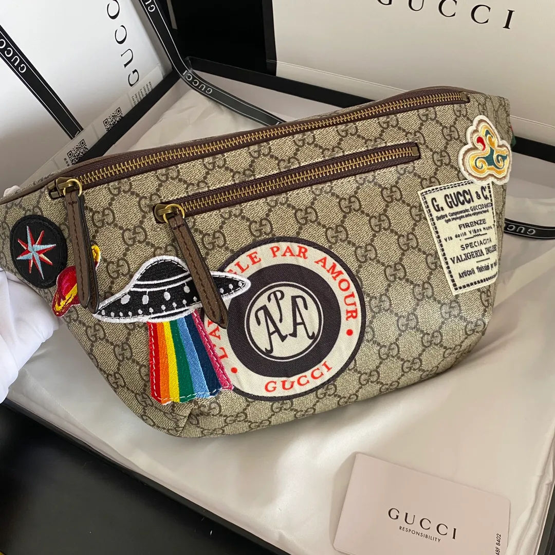 Actual shot #💰260 Model: 529711 Embroidered Universe Size: 28x18x8cm. GG ophidia Travel has always been one of the brand’s sources of inspiration. Decorated with a variety of fashionable embroidery and retro-style details such as planets. Retro airmail piping and Gucci retro logo taken from archive designs. Chest bag✅waist bag✅
