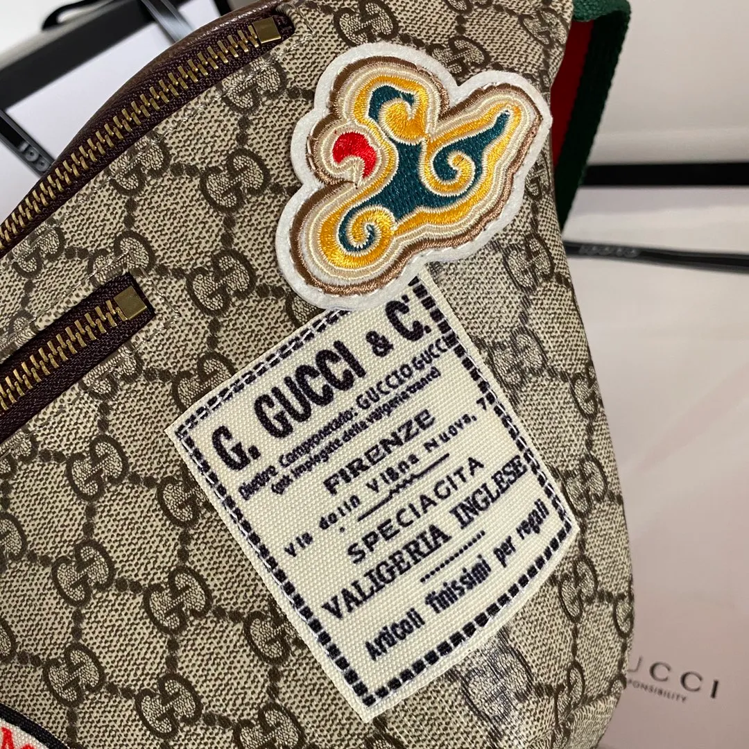 Actual shot #💰260 Model: 529711 Embroidered Universe Size: 28x18x8cm. GG ophidia Travel has always been one of the brand’s sources of inspiration. Decorated with a variety of fashionable embroidery and retro-style details such as planets. Retro airmail piping and Gucci retro logo taken from archive designs. Chest bag✅waist bag✅