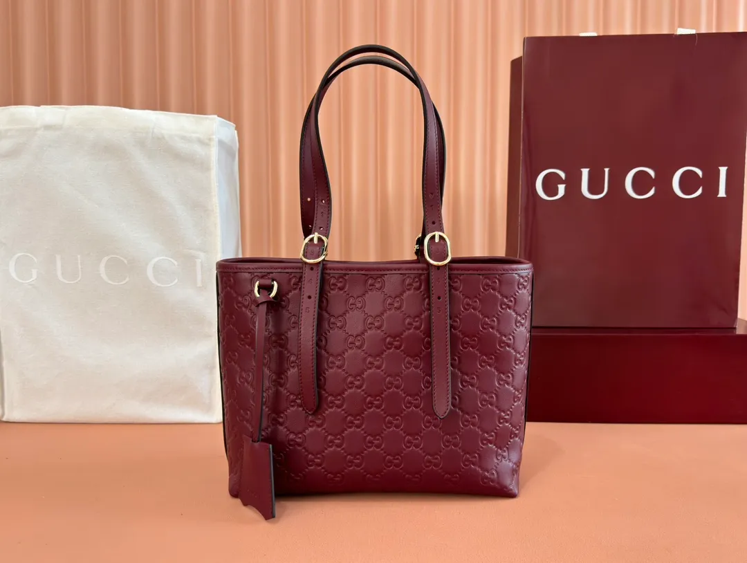 💋💋💋【New Product】GG Emblem series slim bucket bag, original leather, model: 847456. Combination short video