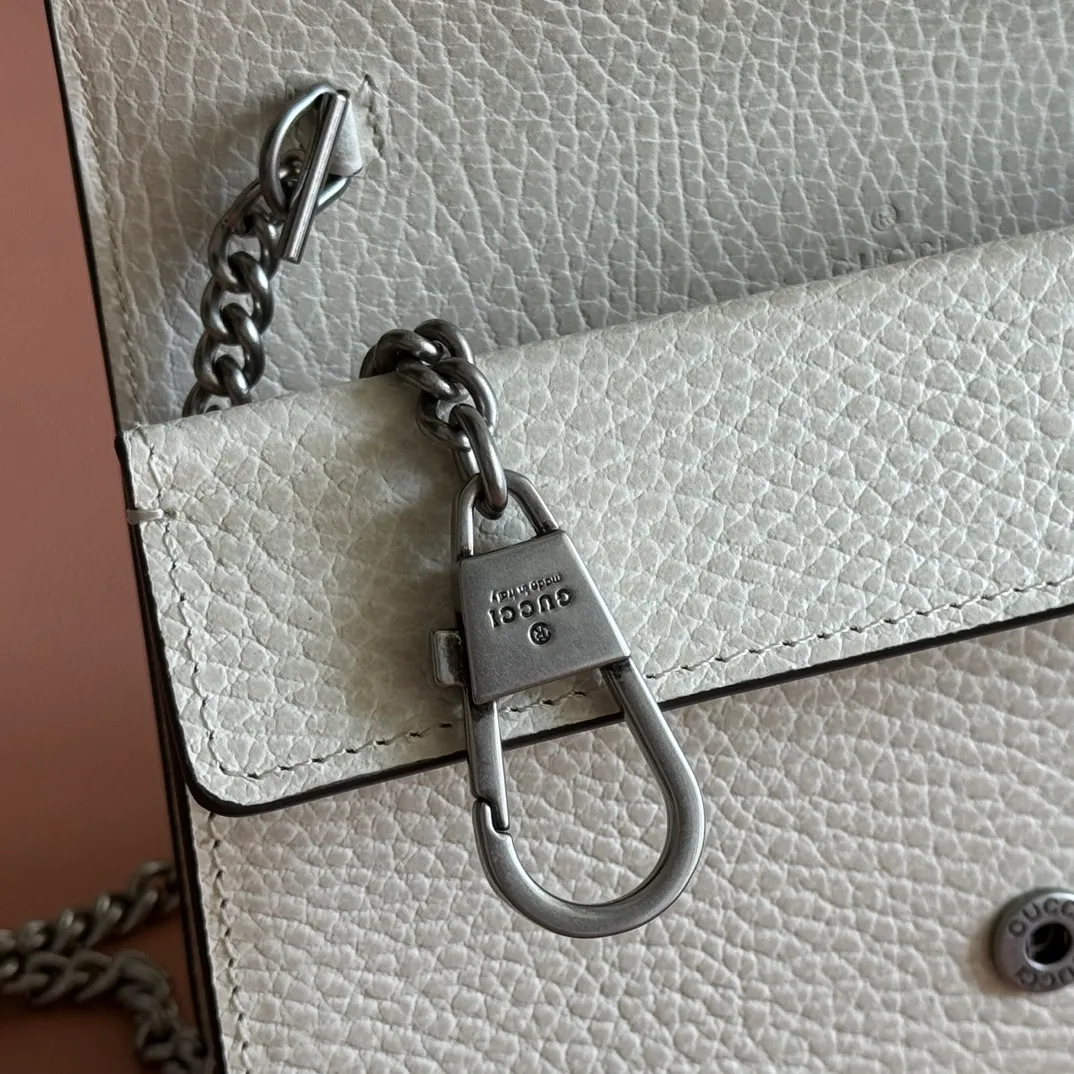 p600. 📣📣📣【Original leather with 🌈full counter packaging】🔥🔥 Dionysus Supre Mini has been loved by thousands of girls since its inception, and the Dionysian bag has lived up to expectations, with various designs emerging in endlessly ~ Model: 476432 Size: 16.5*10*4.5cm.