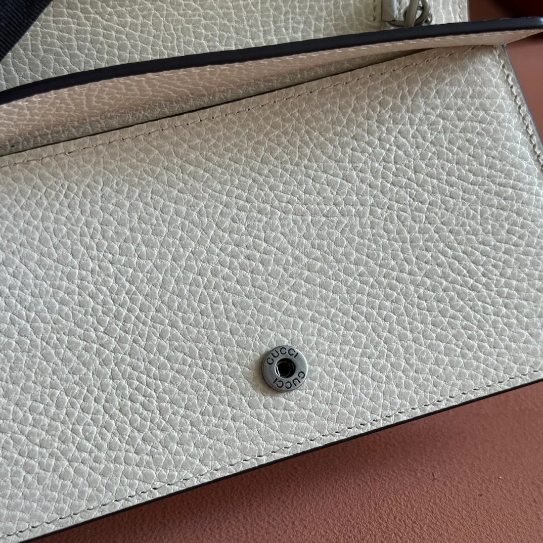 p600. 📣📣📣【Original leather with 🌈full counter packaging】🔥🔥 Dionysus Supre Mini has been loved by thousands of girls since its inception, and the Dionysian bag has lived up to expectations, with various designs emerging in endlessly ~ Model: 476432 Size: 16.5*10*4.5cm.