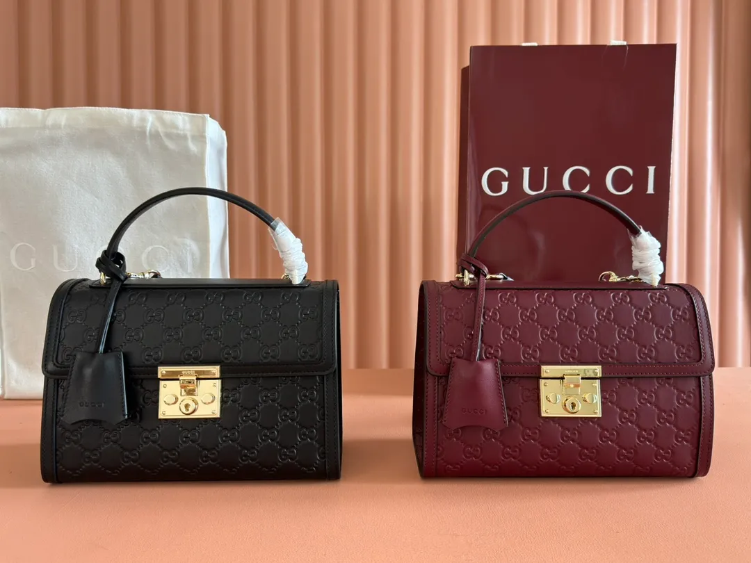💋💋💋【New】GG Padlock series medium handbag, four-color embossed/original leather is shipped, 🐍Model: 838998. Combination short video