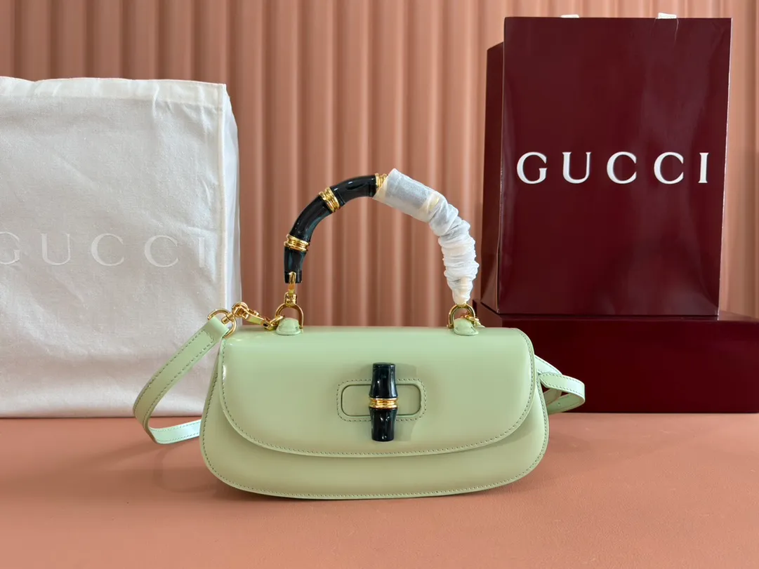 💋💋💋 New Gucci Bamboo Diva series medium handbag, white/original shipment! 🐴Model: 827750. short video