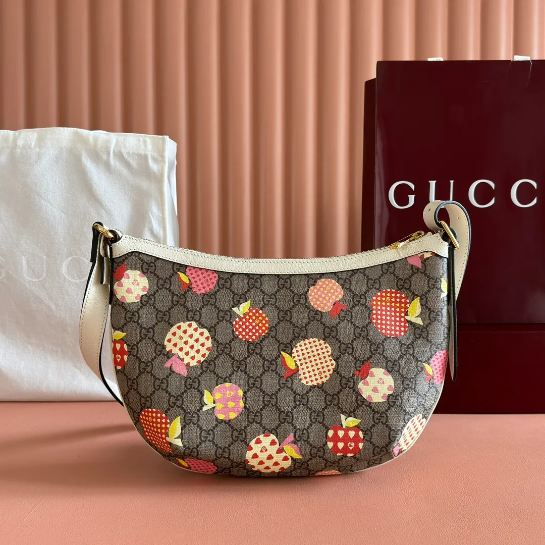 p800. 💋💋💋【Original leather accessories🌈 Equipped with full counter packaging】🔥🔥 GG series👉2021 latest model, the classic retro style is definitely a rare model in this series suitable for all ages. The Ophidia series continues to grow and develop, and will bring stunning new products every season. This handbag is part of the Epilogue collection and features a removable shoulder strap. The square retro shape combines the brand's classic striped webbing and Double G styling accessories, and the handbag is made of the brand's iconic Double G pattern. Model: 598125. Size: 30*22*5.5cm. Color: Apple